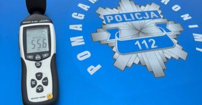 Policjanci z Przysuchy dbają o bezpieczeństwo na drogach - kontrolują stan techniczny pojazdów i korzystają z nowoczesnego sonometru