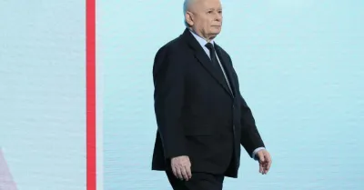 Kaczyński: Tusk nie ma już alibi ws. obniżenia cen paliw